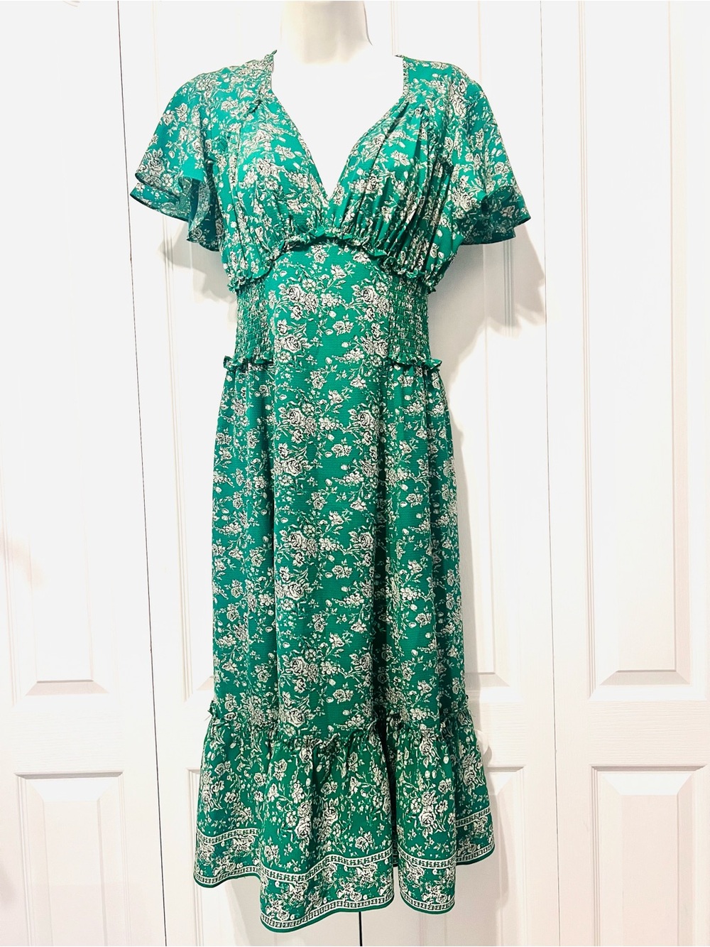 Max Studio Green Floral Midi Dress-V-Neck-Small-Stretch-Boho-Ruffles-Flowy-Ruch